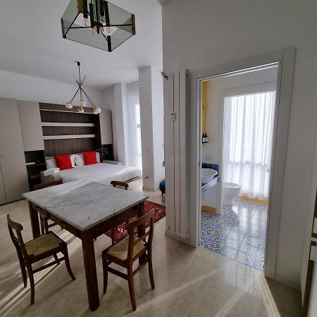 Ampio Ed Incantevole Monolocale A Citylife ميلان المظهر الخارجي الصورة