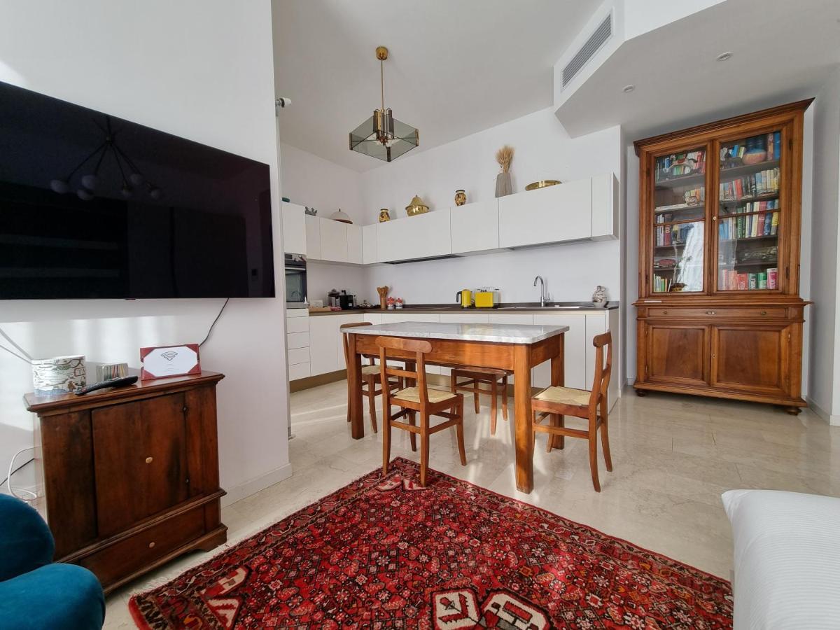 Ampio Ed Incantevole Monolocale A Citylife ميلان المظهر الخارجي الصورة